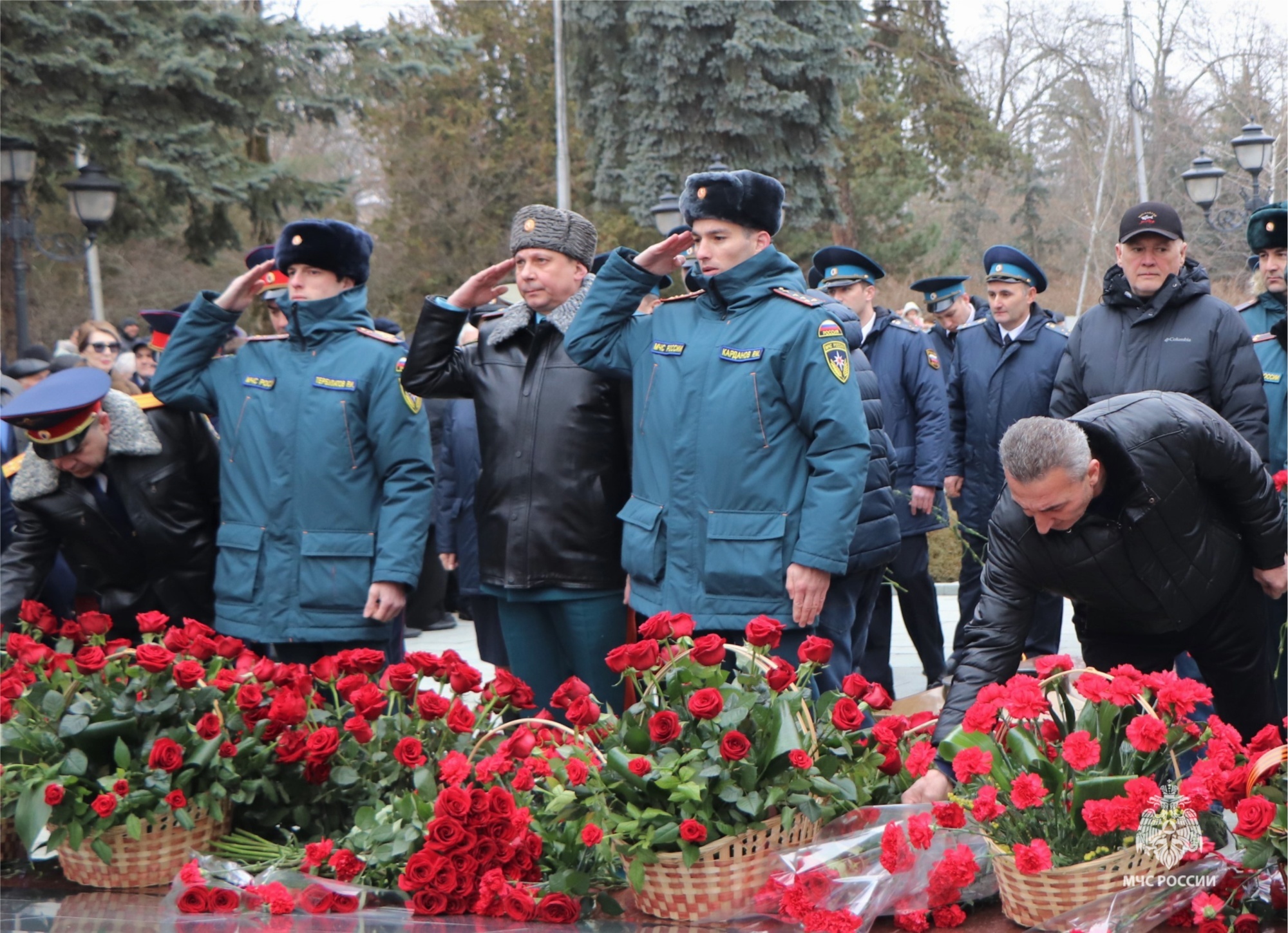 Возложение цветов в память о защитниках Отечества! - Новости - Главное  управление МЧС России по Кабардино-Балкарской Республике